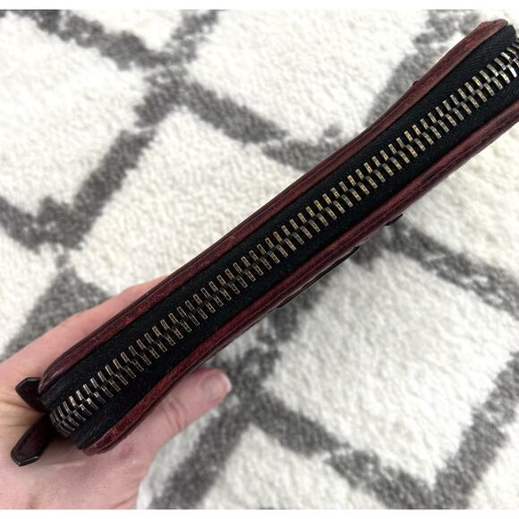 BURBERRY Authentic Quilted Brown Leather Zip Around Credit Cards Wallet - Picture 5 of 11